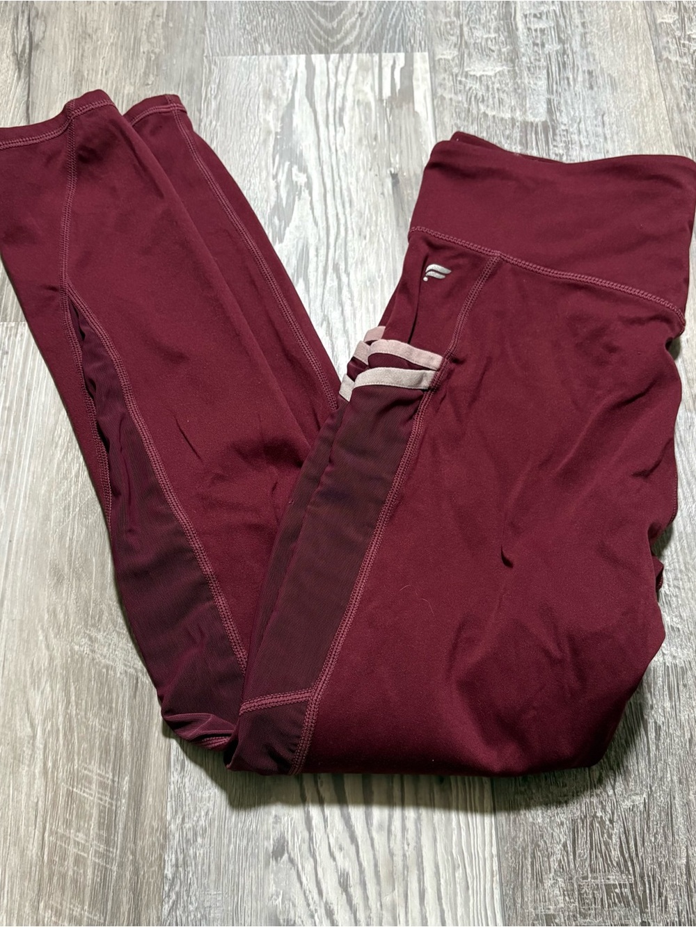 Fabletics Motion 365 Women's Small Burgundy Leggings with Mesh Pockets